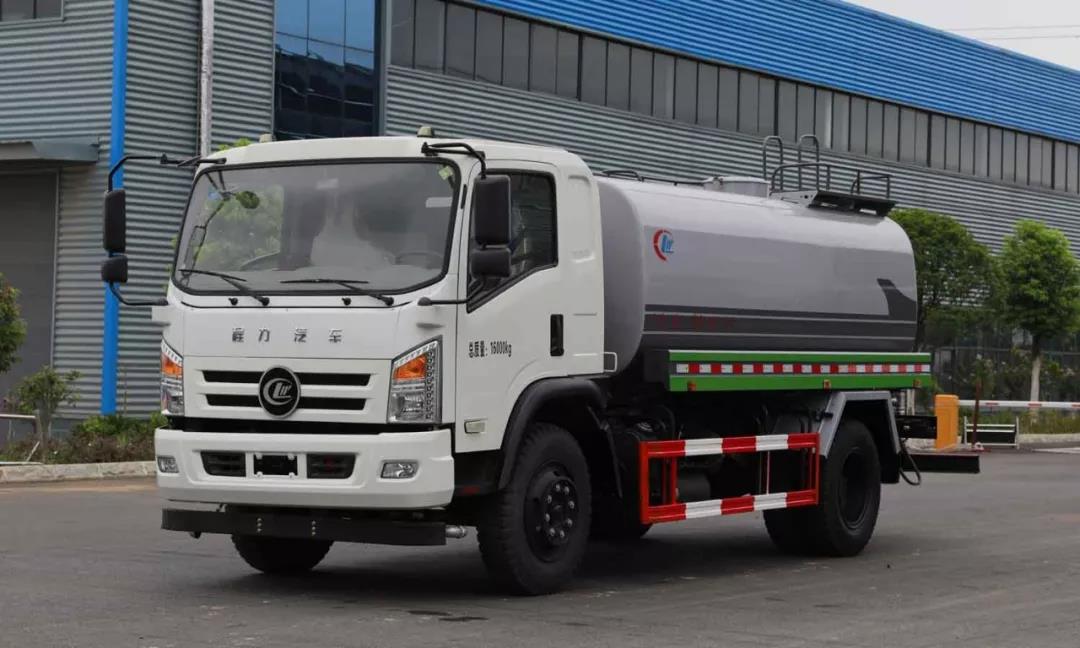 利来老牌国际官网商用底盘洒水车