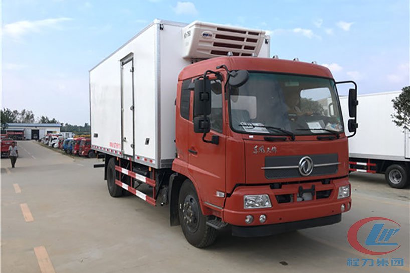 老牌国际利来[中国区]·利来国际老牌
东风天锦冷藏车（厢长6.1米）侧面图