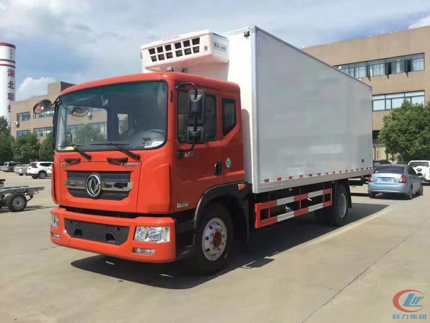 湖北利来老牌国际官网东风多利卡D9冷藏车