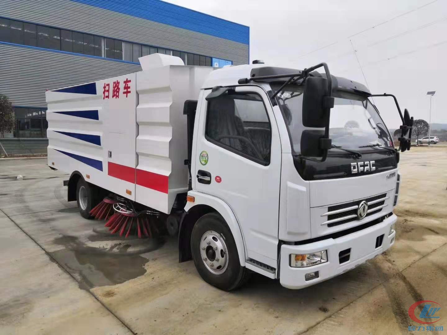 利来老牌国际官网东风多利卡D7扫路车