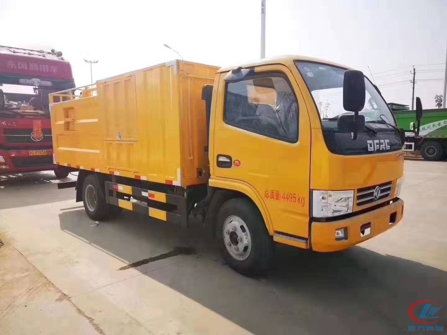 湖北利来老牌国际官网东风多利卡污水处理车