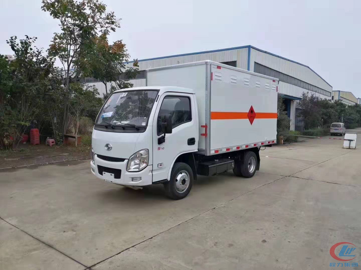 老牌国际利来[中国区]·利来国际老牌
跃进小福星易燃气体厢式运输车正面图