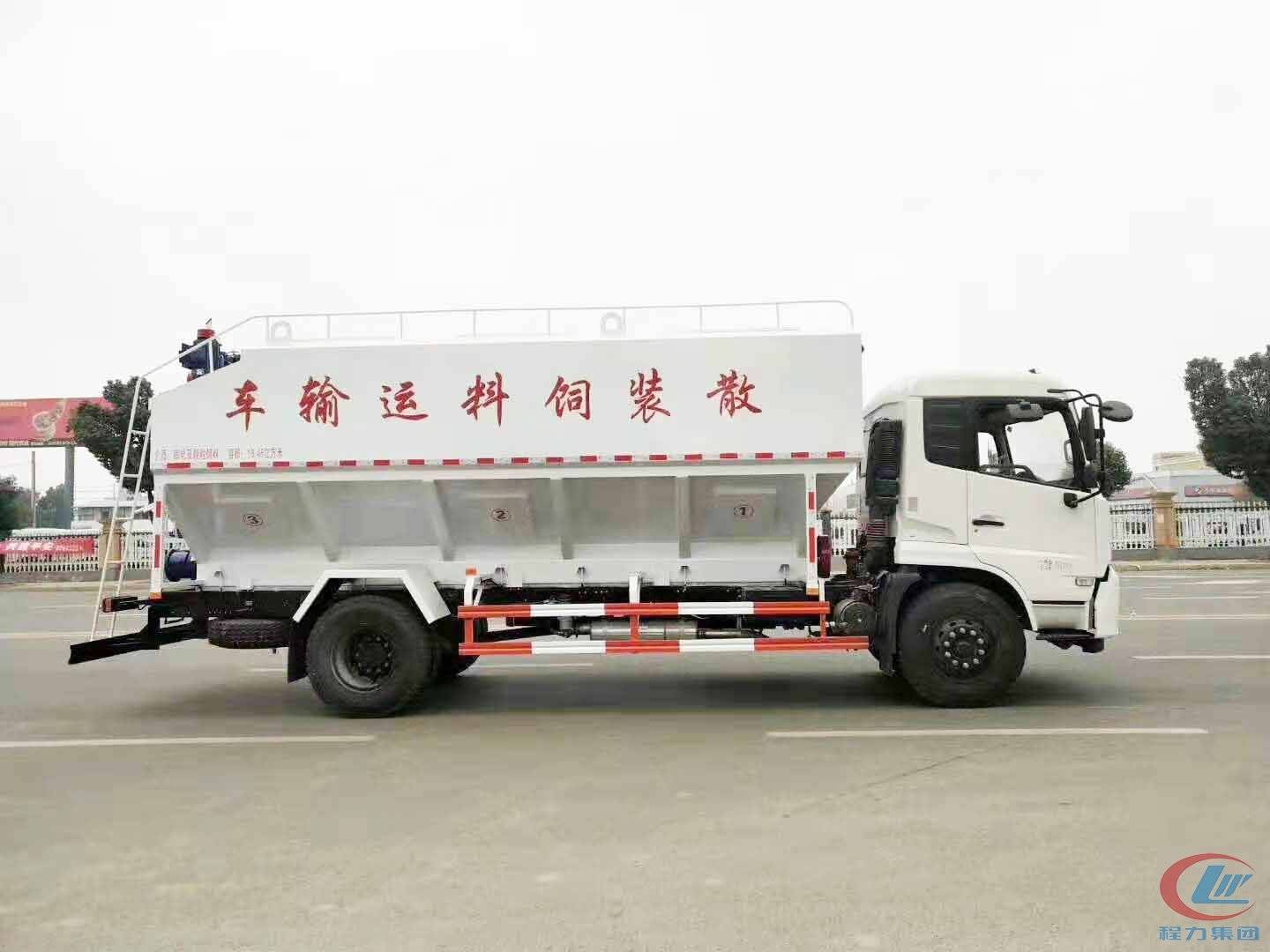 利来老牌国际官网10吨天锦散装饲料车侧面图