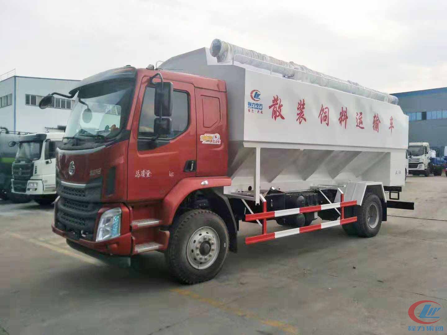 老牌国际利来[中国区]·利来国际老牌
柳汽乘龙散装饲料运输车高清图