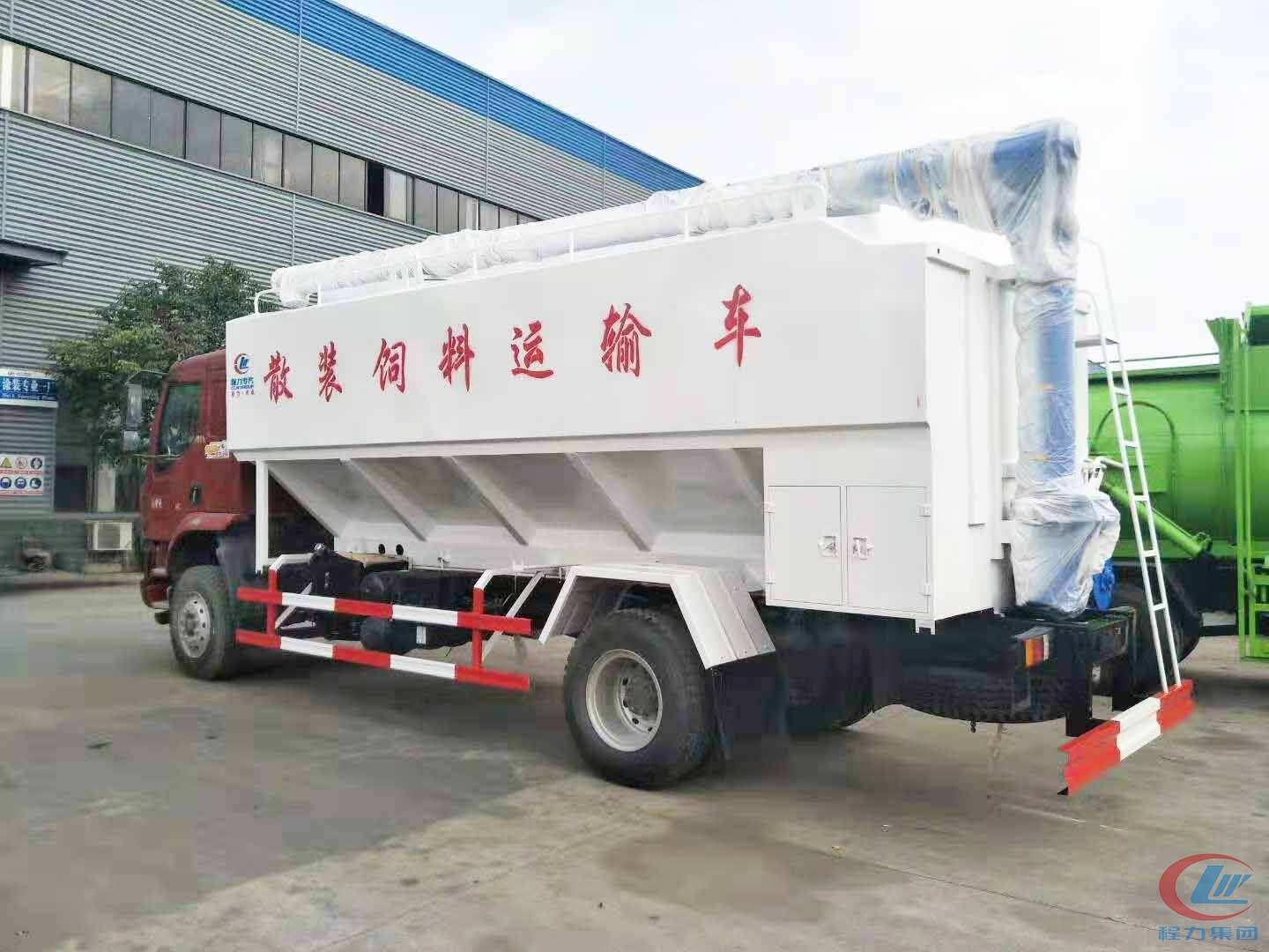 老牌国际利来[中国区]·利来国际老牌
柳汽乘龙散装饲料运输车侧面图