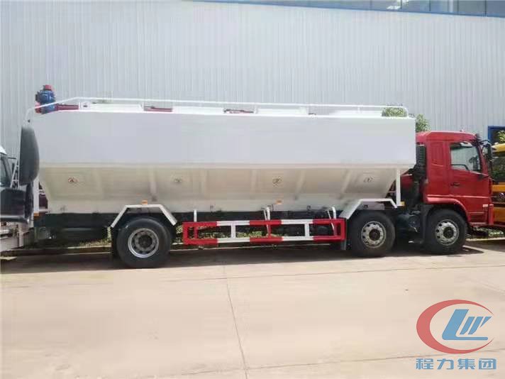 利来老牌国际官网陕汽轩德小三轴散装饲料车
