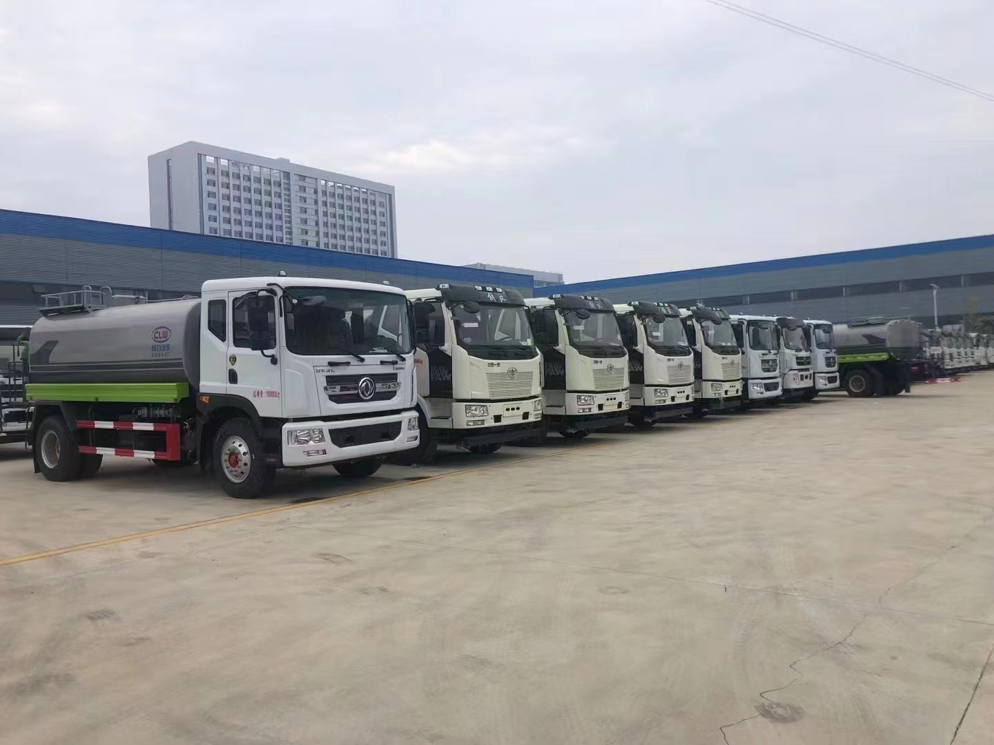 利来老牌国际官网东风多利卡D9洒水车|解放J6洒水车